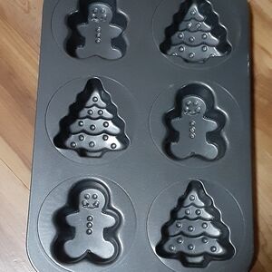 Non-Stick Holiday Bakeware Set Mold